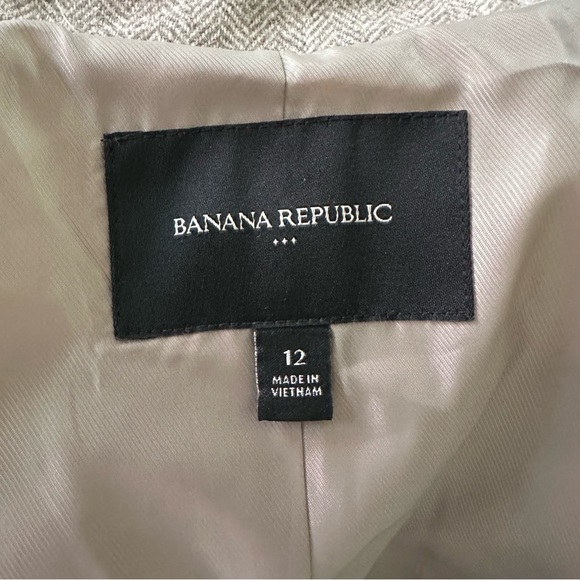Banana Republic Women’s Herringbone Wool Blend Blazer - Picture 6 of 7